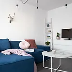 Wlochy Ratusz Lovely Apartment